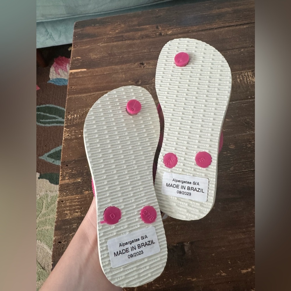 NEW! Havaianas Little Kid Slim Disney Flip Flops - Picture 2 of 4